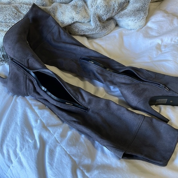 Le Chateau Gray Faux Suede Over the Knee Boots with Stiletto Heel Size 38 - Picture 8 of 16